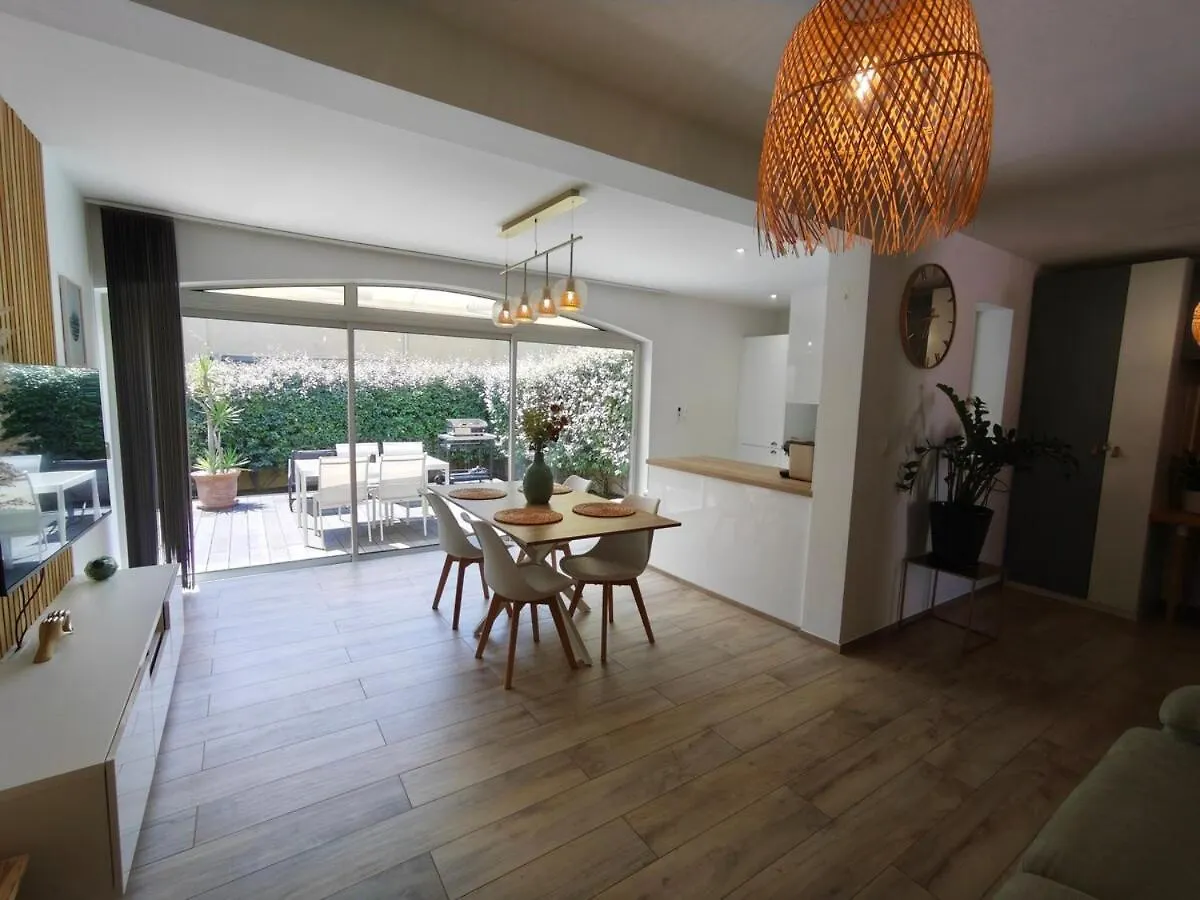 Le Patio - Apartment T2 Wonderful - Plage 150M - Clim - Parking Prive - Wifi 0*, La Ciotat France